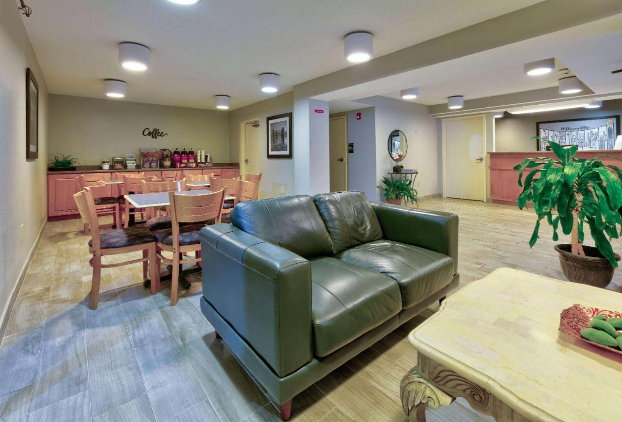 Super 8 By Wyndham Diberville Biloxi Area Zewnętrze zdjęcie