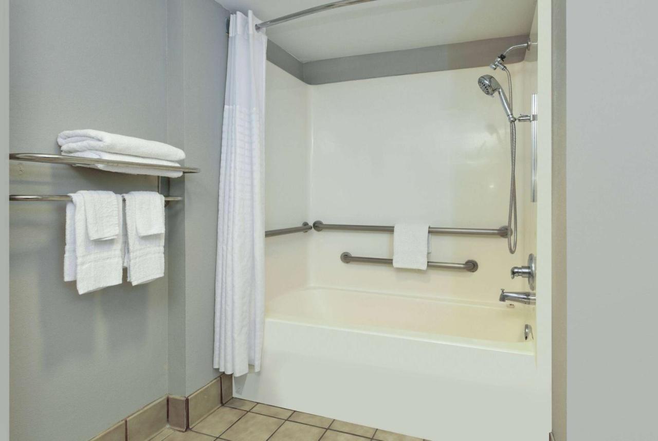 Super 8 By Wyndham Diberville Biloxi Area Zewnętrze zdjęcie